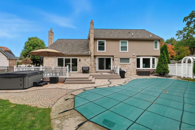 13848 Woodsett Court, Shelby Twp, MI 48315