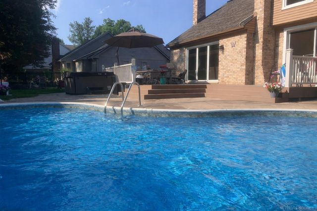 13848 Woodsett Court, Shelby Twp, MI 48315