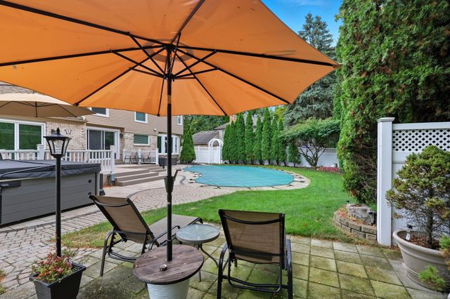 13848 Woodsett Court, Shelby Twp, MI 48315