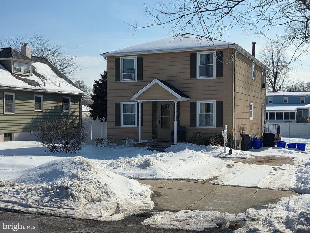 122 W LINCOLN AVE, Magnolia, NJ 08049