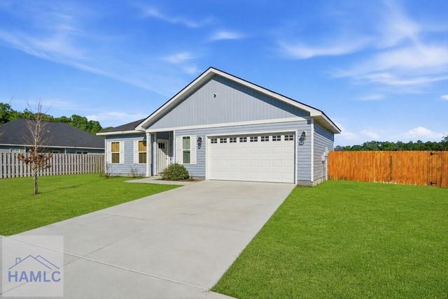 138 Cherokee Oaks Xing, Hinesville, GA 31313
