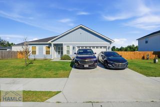 138 Cherokee Oaks Xing, Hinesville, GA 31313