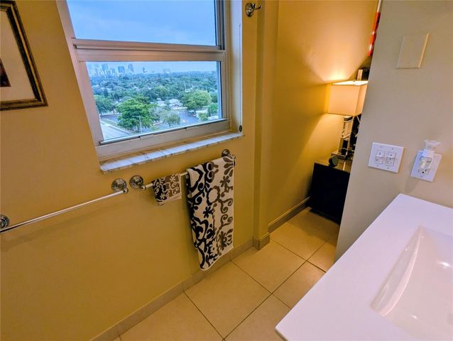 1800 N Andrews Avenue 10G, Fort Lauderdale, FL 33311