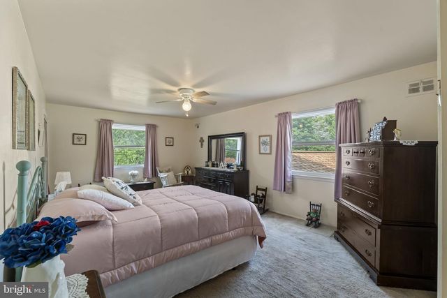 2029 E CEDARVILLE RD, Pottstown, PA 19465