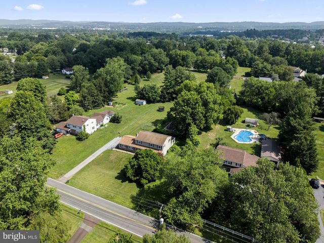 2029 E CEDARVILLE RD, Pottstown, PA 19465
