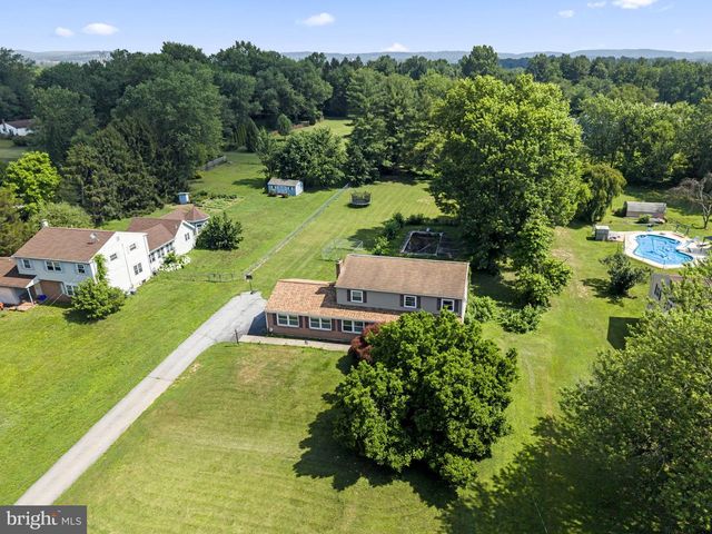 2029 E CEDARVILLE RD, Pottstown, PA 19465