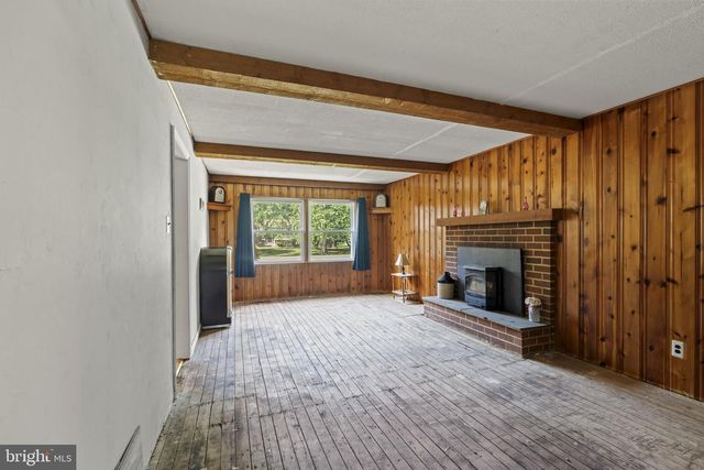 2029 E CEDARVILLE RD, Pottstown, PA 19465