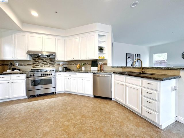 2966 Meridien Cir, Union City, CA 94587