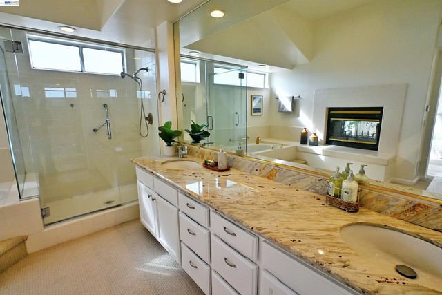 2966 Meridien Cir, Union City, CA 94587