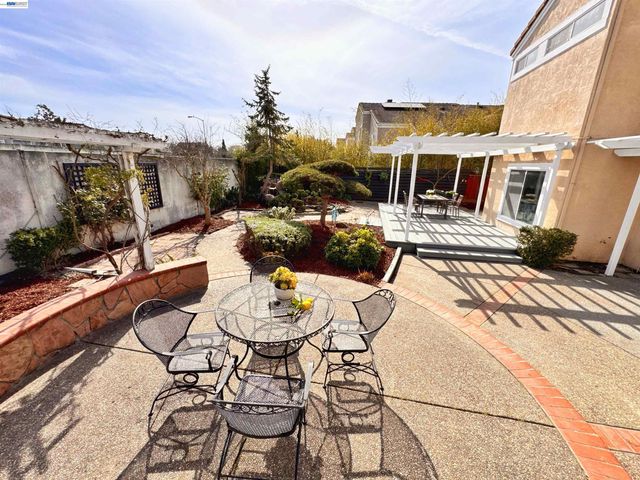 2966 Meridien Cir, Union City, CA 94587