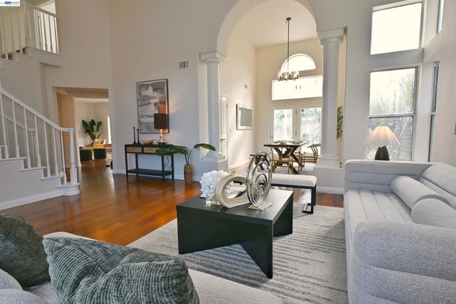 2966 Meridien Cir, Union City, CA 94587