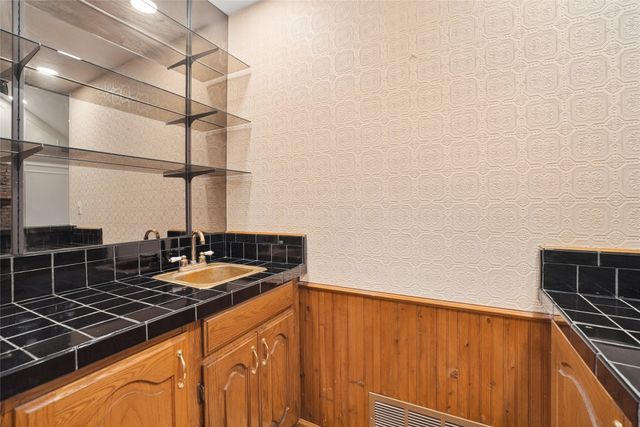 1304 Carriage Creek Drive, Desoto, TX 75115