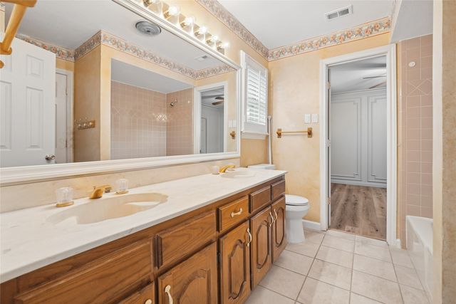 1304 Carriage Creek Drive, Desoto, TX 75115