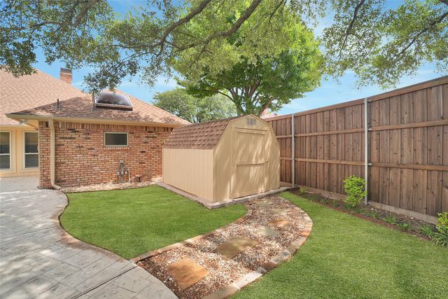 1304 Carriage Creek Drive, Desoto, TX 75115