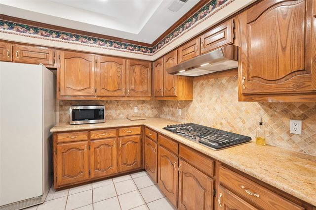 1304 Carriage Creek Drive, Desoto, TX 75115