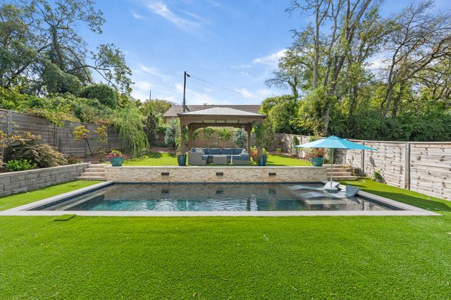 933 42nd Ave, N, Nashville, TN 37209