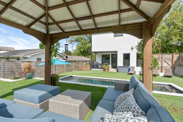 933 42nd Ave, N, Nashville, TN 37209