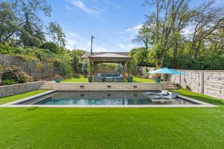 933 42nd Ave, N, Nashville, TN 37209