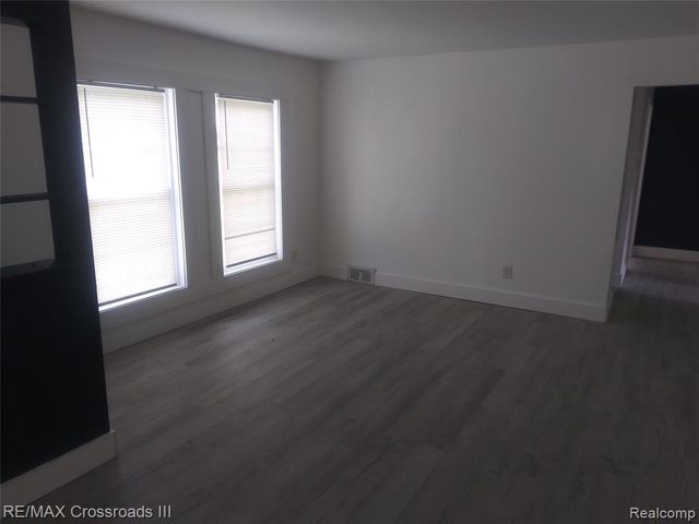 672 Nash Avenue, Ypsilanti, MI 48198