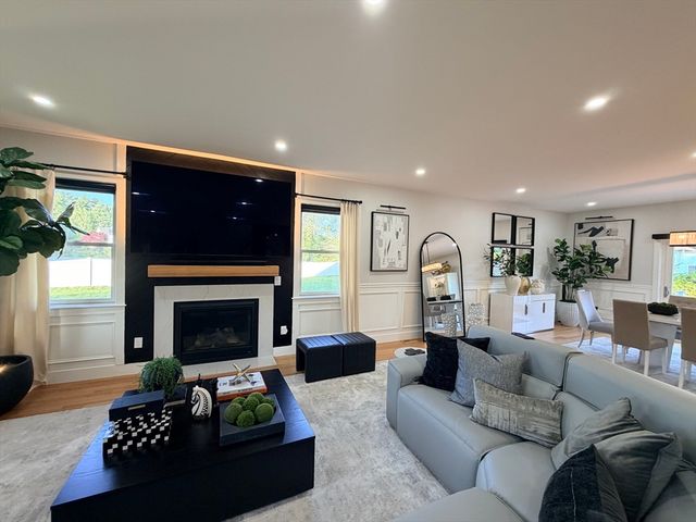 6 Rivendell Ln, Millis, MA 02054