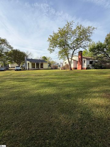 23 Earnhardt Street, Greenville, SC 29609