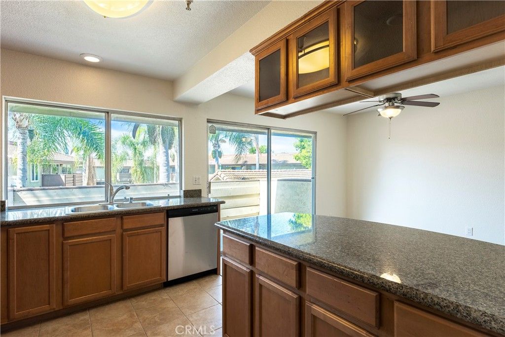 Image 11 of property listing at 615 Fredricks 104, Oceanside, CA 92058