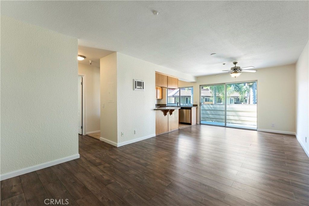 Image 4 of property listing at 615 Fredricks 104, Oceanside, CA 92058