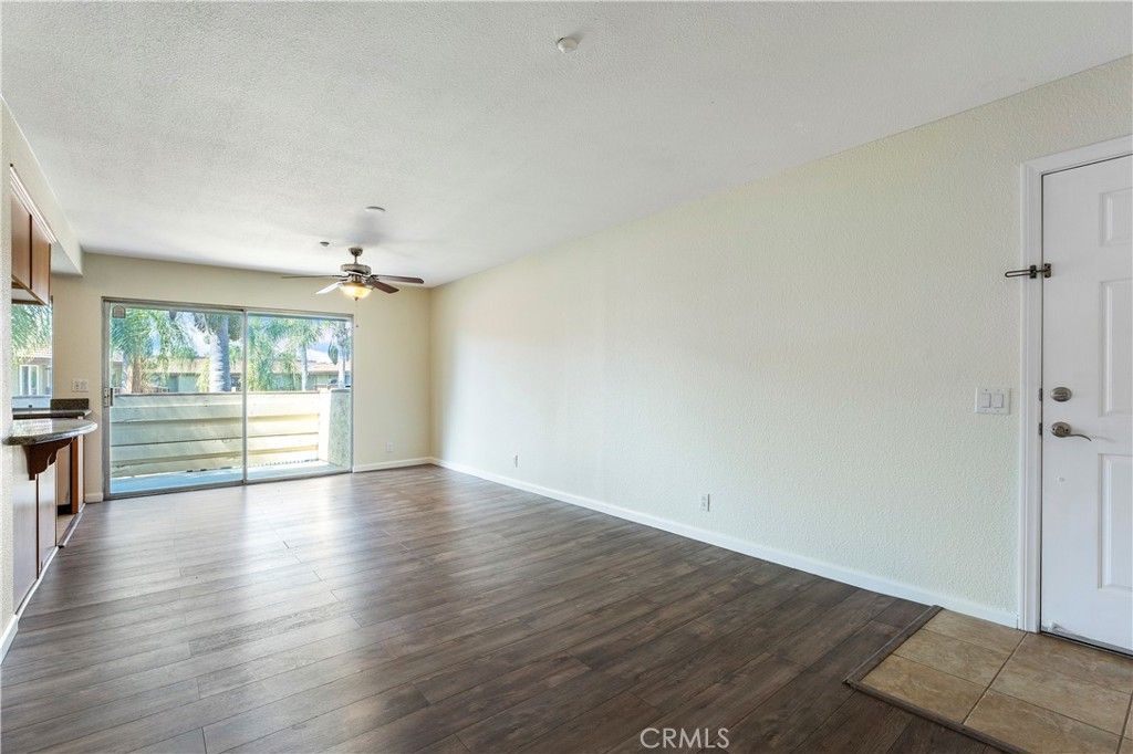 Image 5 of property listing at 615 Fredricks 104, Oceanside, CA 92058