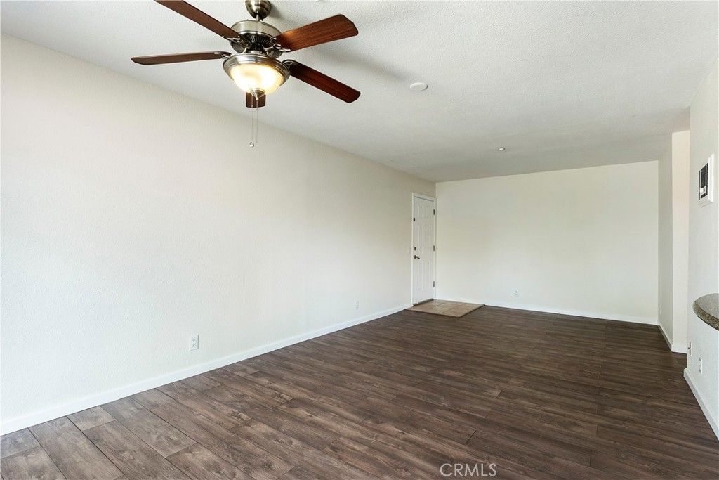 Image 8 of property listing at 615 Fredricks 104, Oceanside, CA 92058