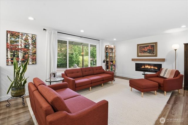 23018 35th Avenue W, Brier, WA 98036