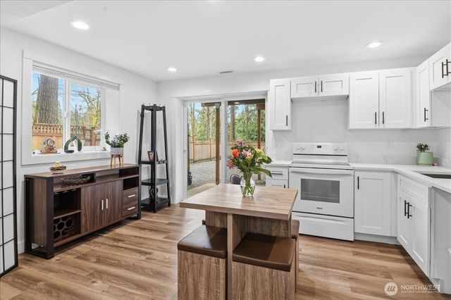 23018 35th Avenue W, Brier, WA 98036