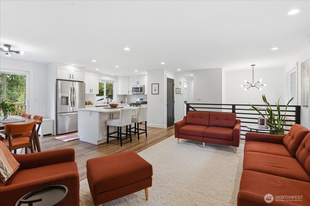 23018 35th Avenue W, Brier, WA 98036