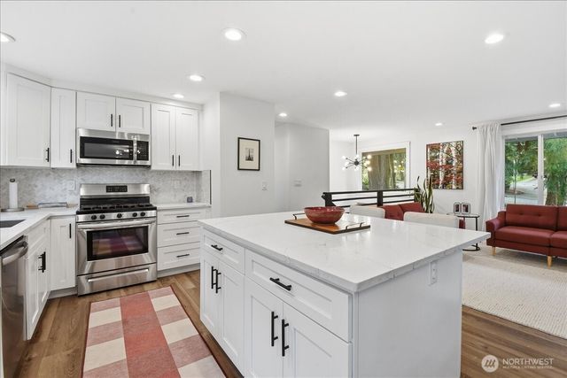 23018 35th Avenue W, Brier, WA 98036