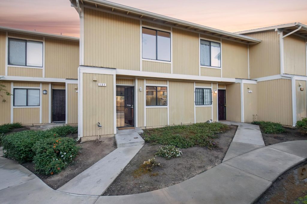 Image 1 of property listing at 4885 N Backer Avenue # 151, Fresno, CA 93726