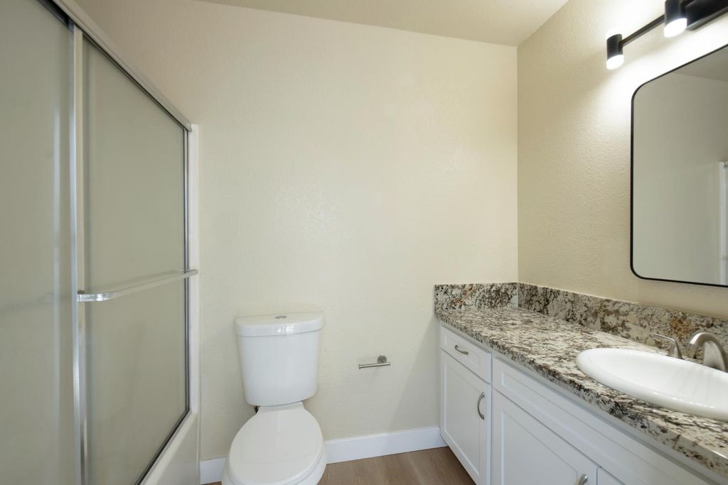 Image 15 of property listing at 4885 N Backer Avenue # 151, Fresno, CA 93726