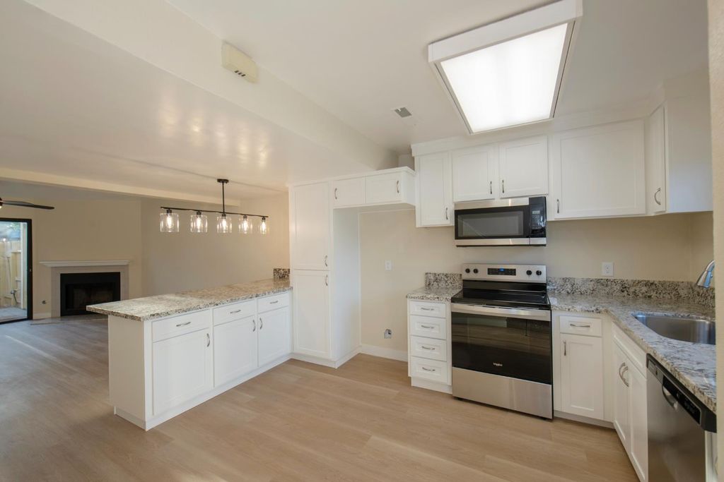 Image 3 of property listing at 4885 N Backer Avenue # 151, Fresno, CA 93726