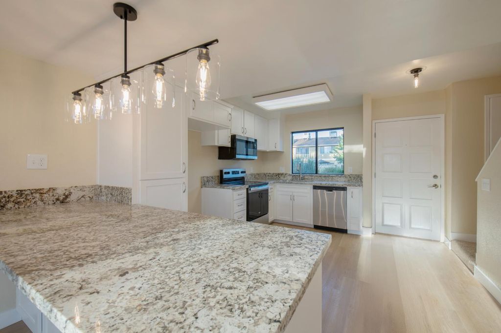 Image 5 of property listing at 4885 N Backer Avenue # 151, Fresno, CA 93726