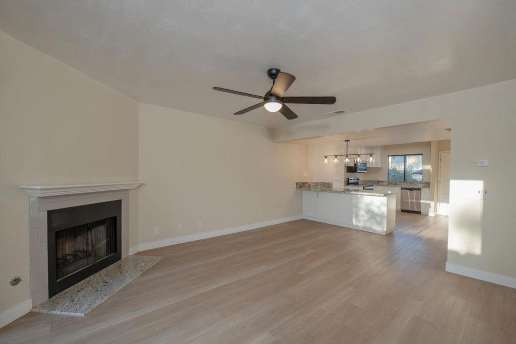 Image 6 of property listing at 4885 N Backer Avenue # 151, Fresno, CA 93726