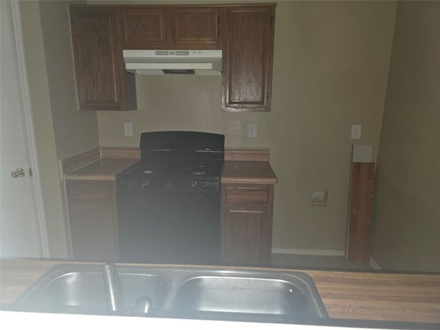 1717 Creekbend Drive, Lewisville, TX 75067