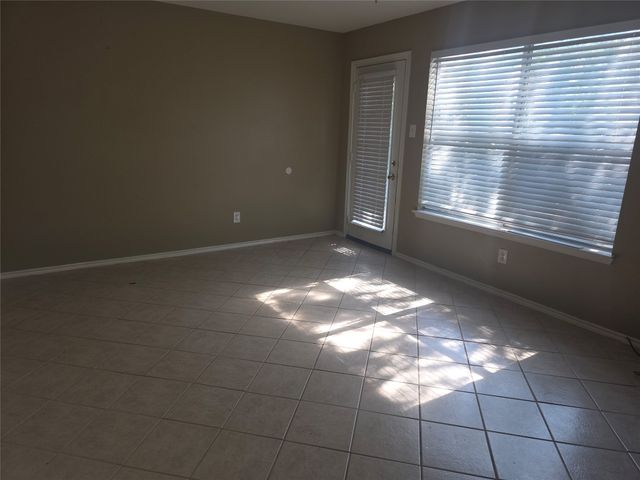 1717 Creekbend Drive, Lewisville, TX 75067