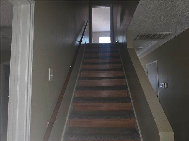 1717 Creekbend Drive, Lewisville, TX 75067