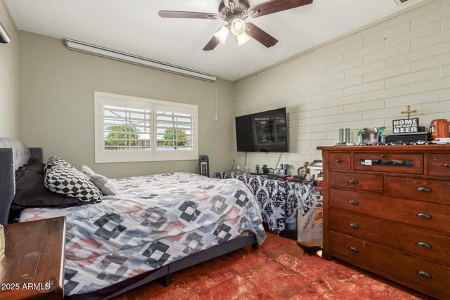 3851 W SOLANO Drive, Phoenix, AZ 85019