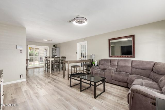 3851 W SOLANO Drive, Phoenix, AZ 85019