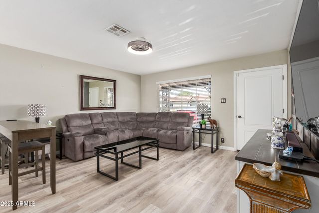 3851 W SOLANO Drive, Phoenix, AZ 85019