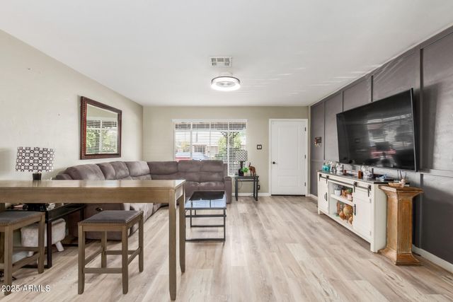 3851 W SOLANO Drive, Phoenix, AZ 85019