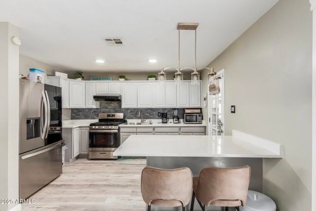 3851 W SOLANO Drive, Phoenix, AZ 85019