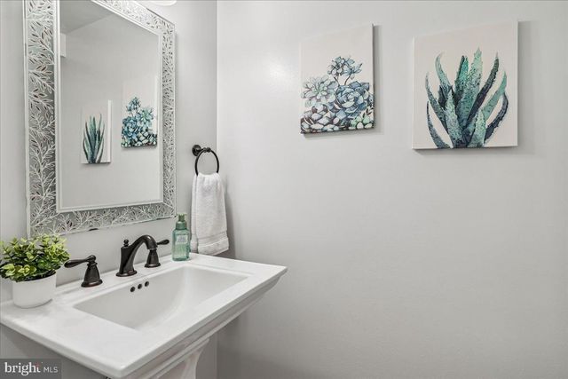 4743 SHADOW WOODS CT, Dumfries, VA 22025