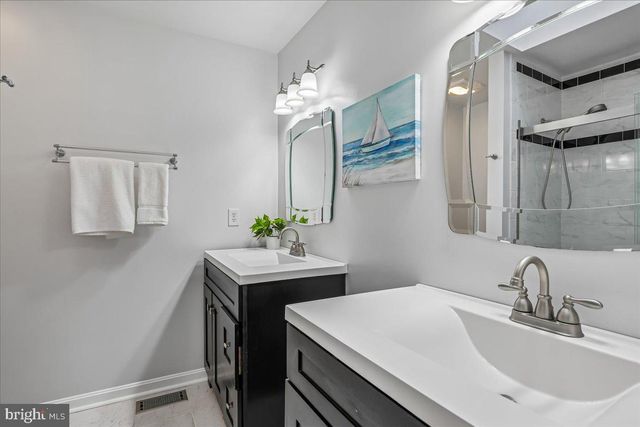 4743 SHADOW WOODS CT, Dumfries, VA 22025