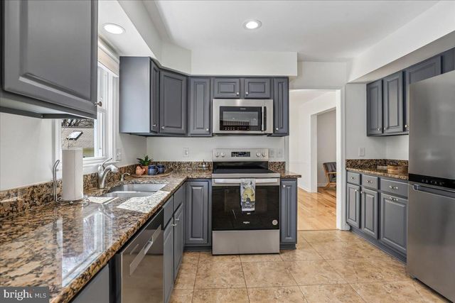 4743 SHADOW WOODS CT, Dumfries, VA 22025