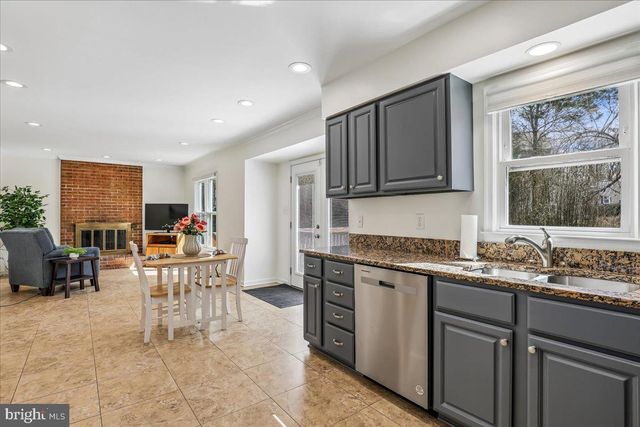 4743 SHADOW WOODS CT, Dumfries, VA 22025